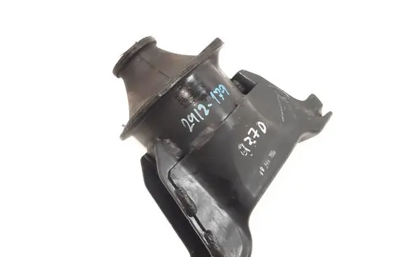 Honda CR-V Engine mount bracket 121203T