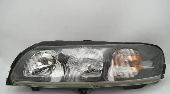 Volvo V70 Headlight/headlamp 89007897 8693547