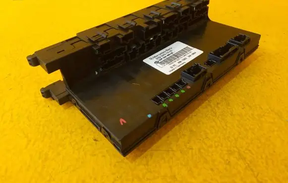 Mercedes-Benz C W203 SAM control unit 2095451501
