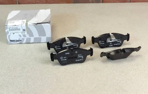 BMW 3 E36 Brake pads (front) 6761244 6761242 6756128