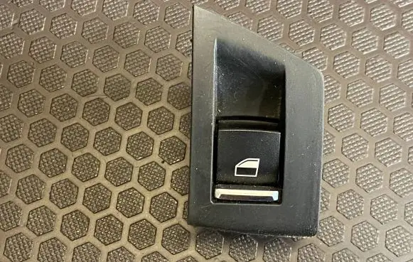 BMW 5 F10 F11 Electric window control switch 9163527