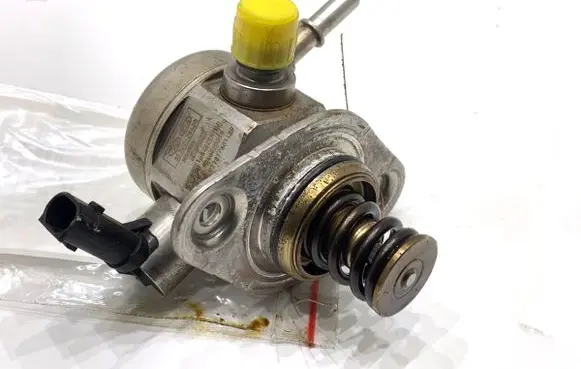 KIA Optima Fuel injection high pressure pump 353202B420