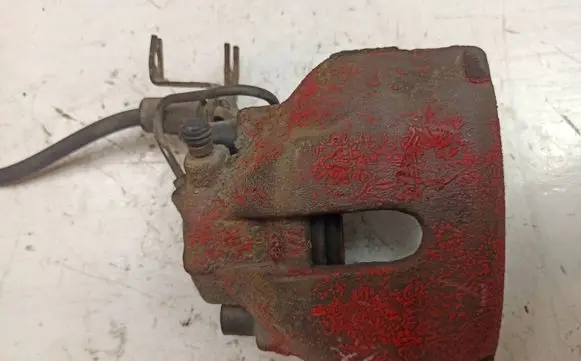 Volkswagen PASSAT B5 Front brake caliper