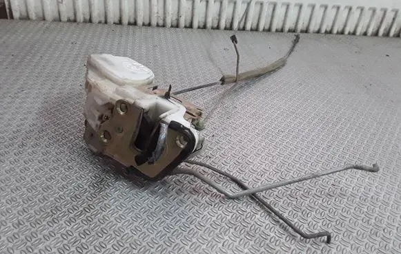 Mitsubishi Pajero Front door lock