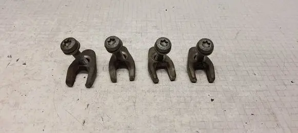 Mitsubishi Space Star Fuel Injector clamp holder 