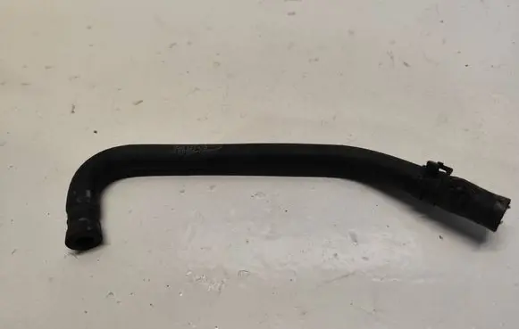 Engine coolant pipe/hose