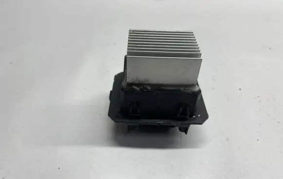 Ford Mustang VI Coolant fan relay FR3B19E624AA