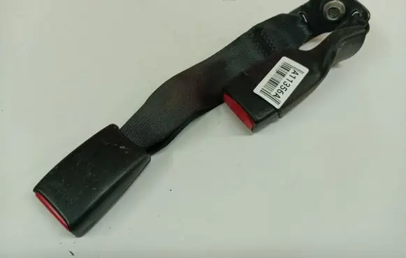 Subaru Legacy Middle seatbelt buckle (rear) 080616HEP