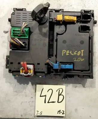 Peugeot 206 Fuse module 9626460880