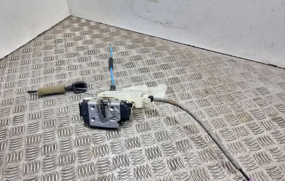 Mercedes-Benz E W212 Front door lock A2047201535 ZGS005