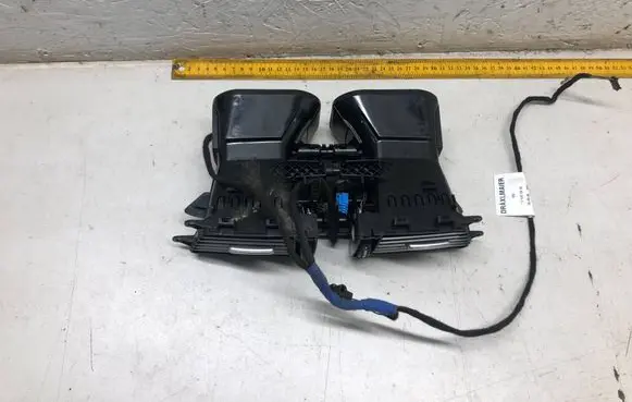 Mercedes-Benz E W212 Dash center air vent grill A2128302554 06825002