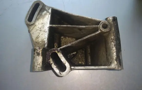 Mercedes-Benz E W123 Power steering pump mounting bracket 123466041