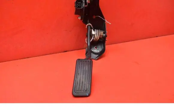 Toyota Avensis Verso Accelerator throttle pedal 89281-52021