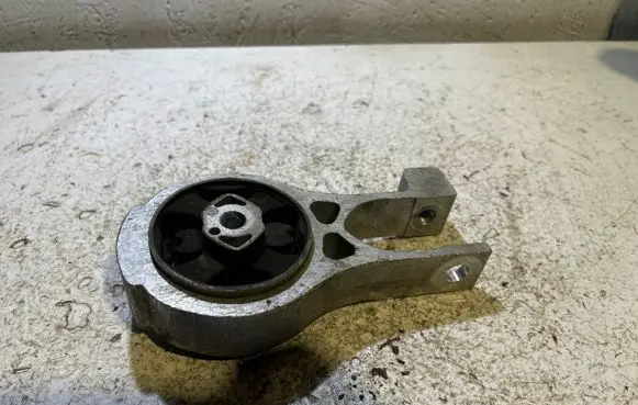 Peugeot 508 RXH Engine mount bracket 96330290801 86945E 3318237