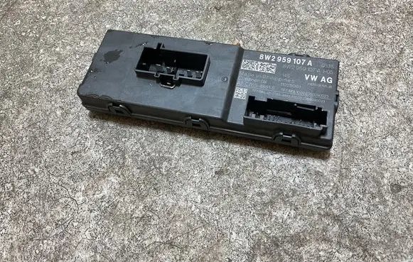 Audi E-tron GT Tailgate/trunk control unit/module 8W2959107A 11025001 C7654881