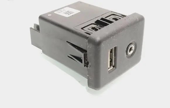 Opel Astra K AUX in-socket connector 13599456