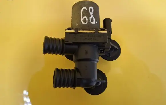 BMW 3 E46 Coolant heater control valve 1147412144