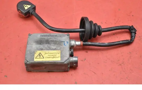 BMW X5 E53 Voltage converter/converter module 8386708