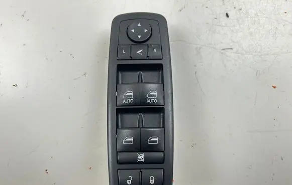Jeep Grand Cherokee Electric window control switch 10123672
