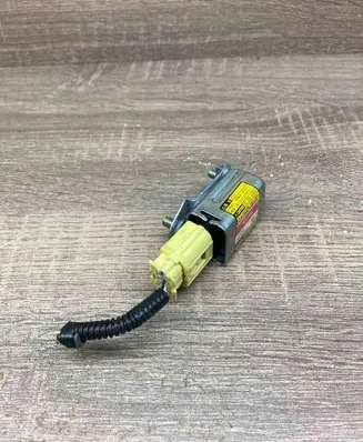 Toyota Prius (XW20) Airbag deployment crash/impact sensor 8986047040 1879000892