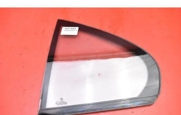 BMW 5 E39 Rear door window glass