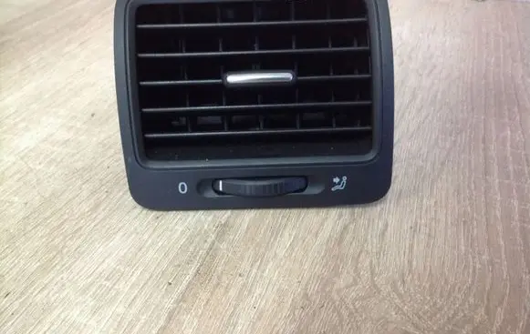 Volkswagen Golf V Dashboard side air vent grill/cover trim 1K0819709