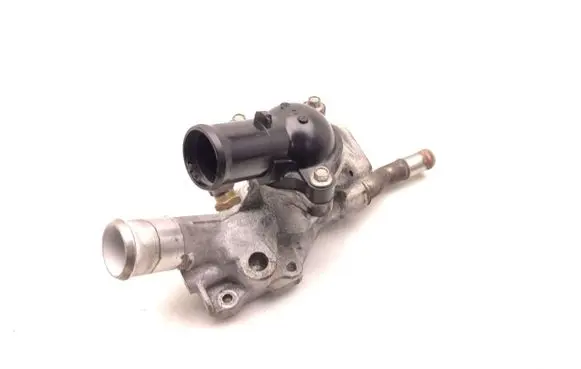 Mazda 3 II Thermostat/thermostat housing PE01-15172