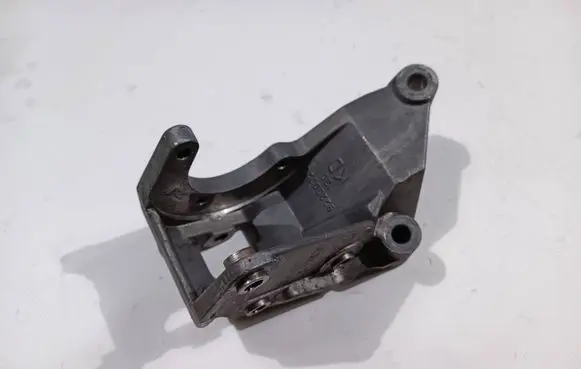 Chevrolet Camaro Power steering pump mounting bracket 92230320