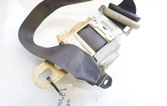 Dodge Magnum Front seatbelt 2020529 4232-4