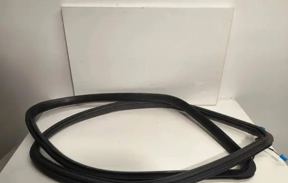 Mercedes-Benz GLS X166 Rubber seal rear door window/glass A1668210171 00035666 ZGS003