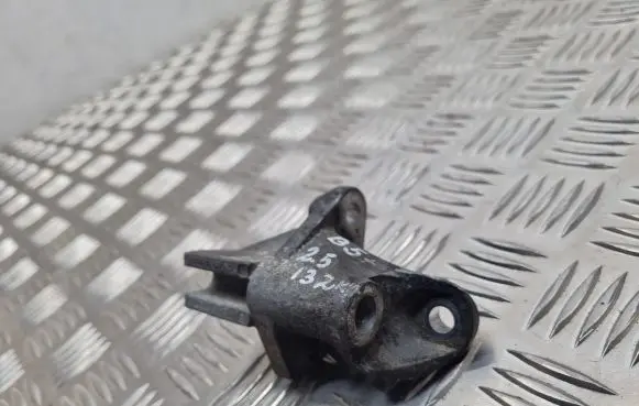 Volkswagen PASSAT B5.5 Engine mounting bracket 059903143E