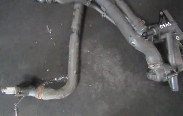 Volkswagen Golf V Engine coolant pipe/hose 1k0121049q