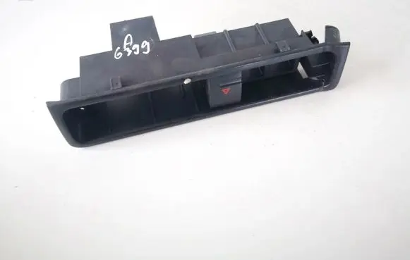 Peugeot 406 Hazard light switch 9628536777