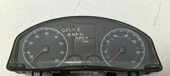 Volkswagen Golf V Speedometer (instrument cluster) 1K0920951E V0021000 VWZ7Z0E1511821