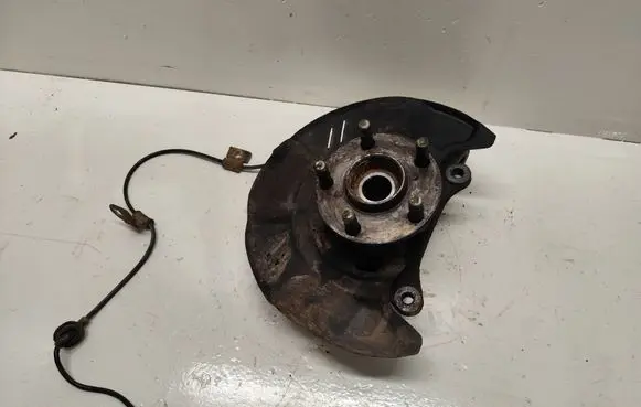 Front wheel hub spindle knuckle