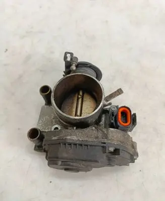 Volkswagen PASSAT B5 Throttle valve 058133063H