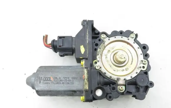 Audi A3 S3 8L Front door window regulator motor 8L4959802C
