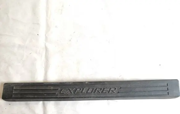 Ford Explorer Front sill trim cover