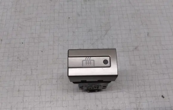 Nissan X-Trail T30 Windscreen/window heater switch NILES06016
