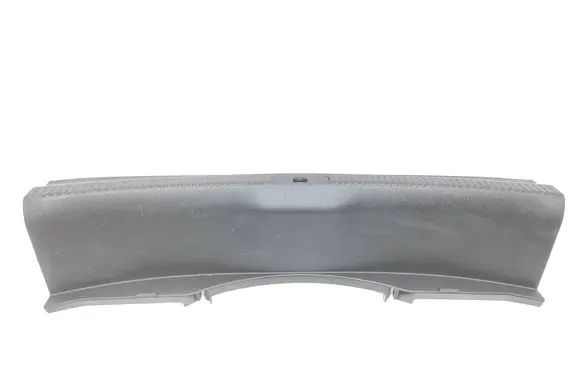 Trunk/boot sill cover protection