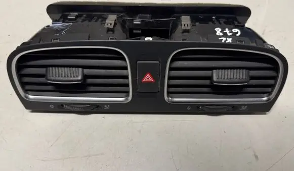 Volkswagen Golf VI Dash center air vent grill 5K0815735D 5K0819728