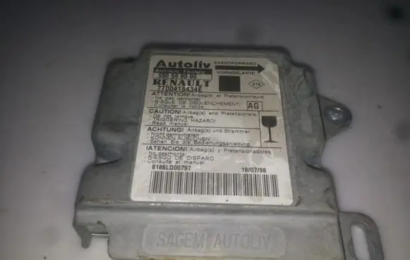 Renault Scenic I Airbag control unit/module 550569000 7700418434e