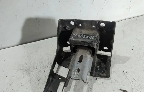 Peugeot 207 Gearbox mounting bracket 9680293280