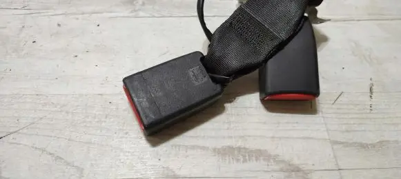 Mazda 2 Rear seatbelt buckle