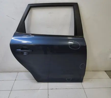 KIA Ceed Rear door