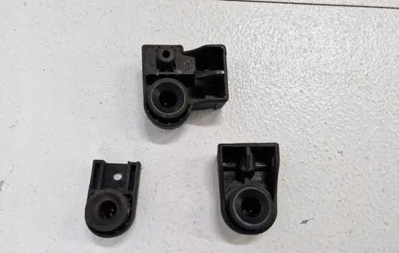 Citroen DS5 Radiator mount bracket 