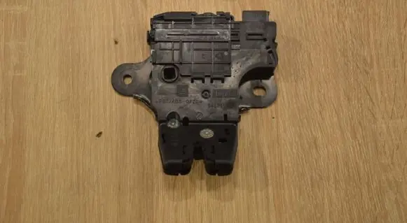 Chevrolet Cruze Tailgate/trunk/boot lock/catch/latch 13501988