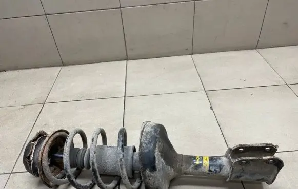 Renault Clio II Front shock absorber with coil spring