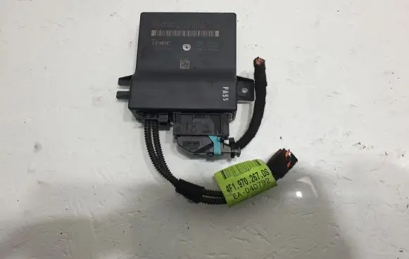 Audi A6 S6 C6 4F Gateway control module 4F0907468D