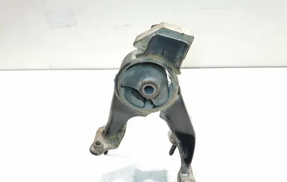 Toyota Avensis T250 Engine mount bracket